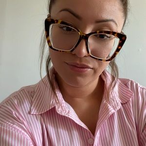 Meet your Posher, Evelyn